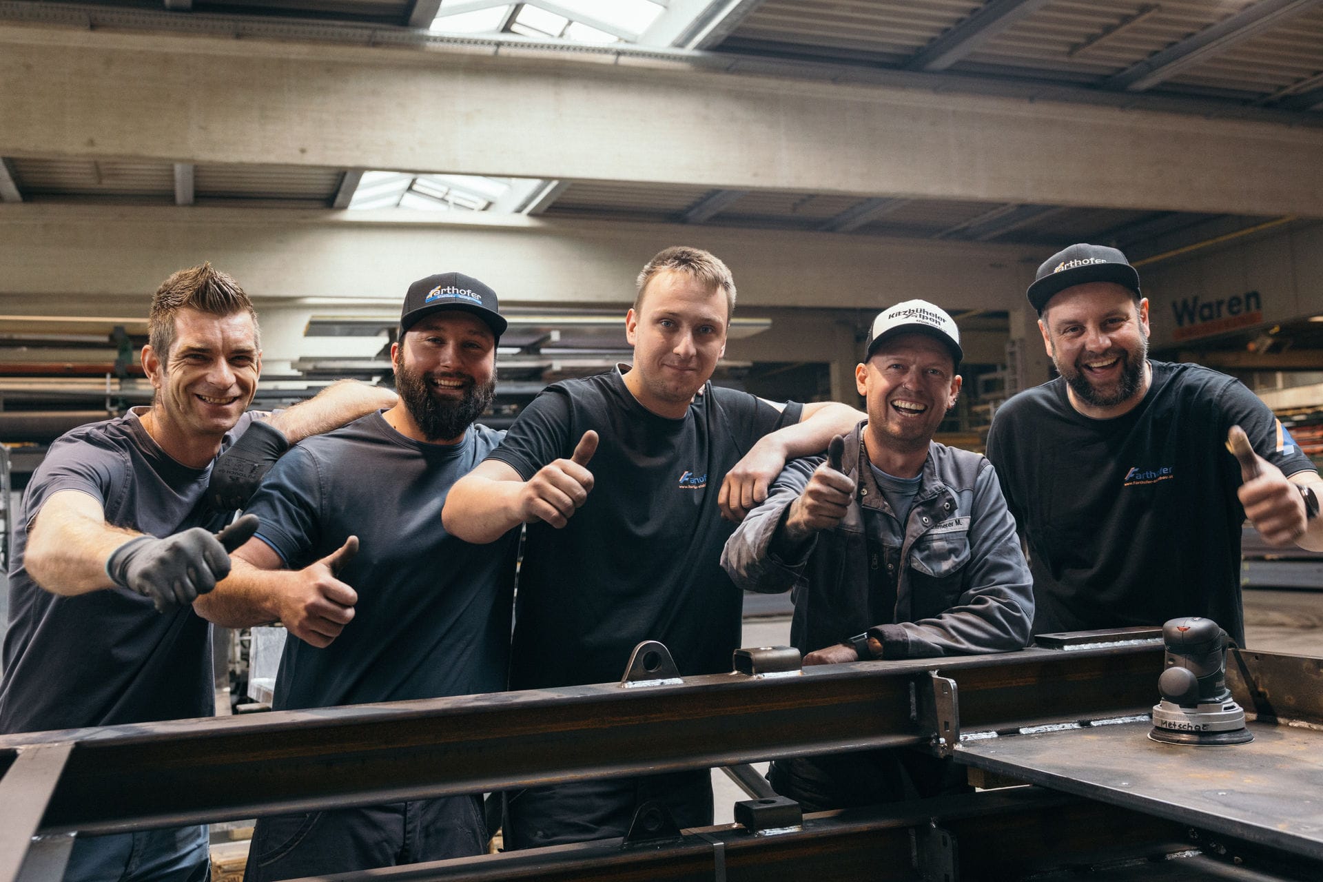 Karriere bei Farthofer - Team in Werkstatt Karriere bei Farthofer - Team in Werkstatt